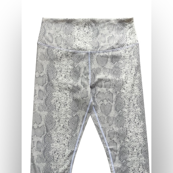 Glyder Athletic legging pants white gray snake print full length NWOT SzL - Picture 13 of 13